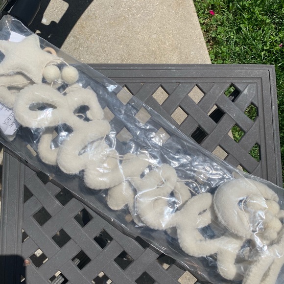 Sweet Dreams Wool Word Garland Wall Decor Hanging - Picture 3 of 6